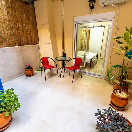 Oasis In The Centre * Atenas